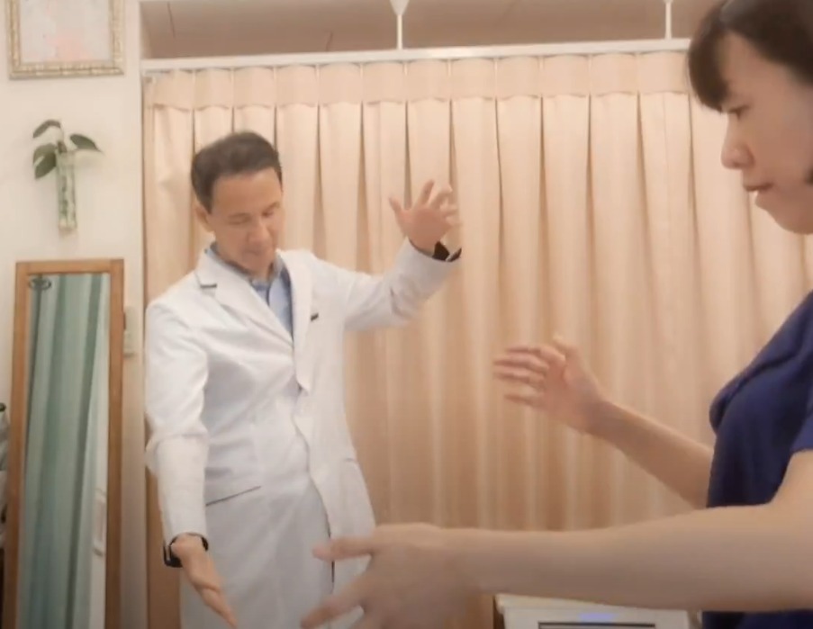 ナカムラヒーリングオフィスの気功講座の写真になります