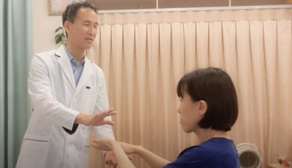 ナカムラヒーリングオフィスの気功講座の写真になります